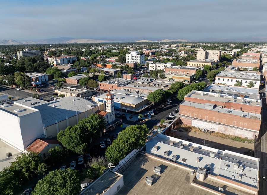 24tularecounty_rk_1_visalia-downtown_1024.jpg